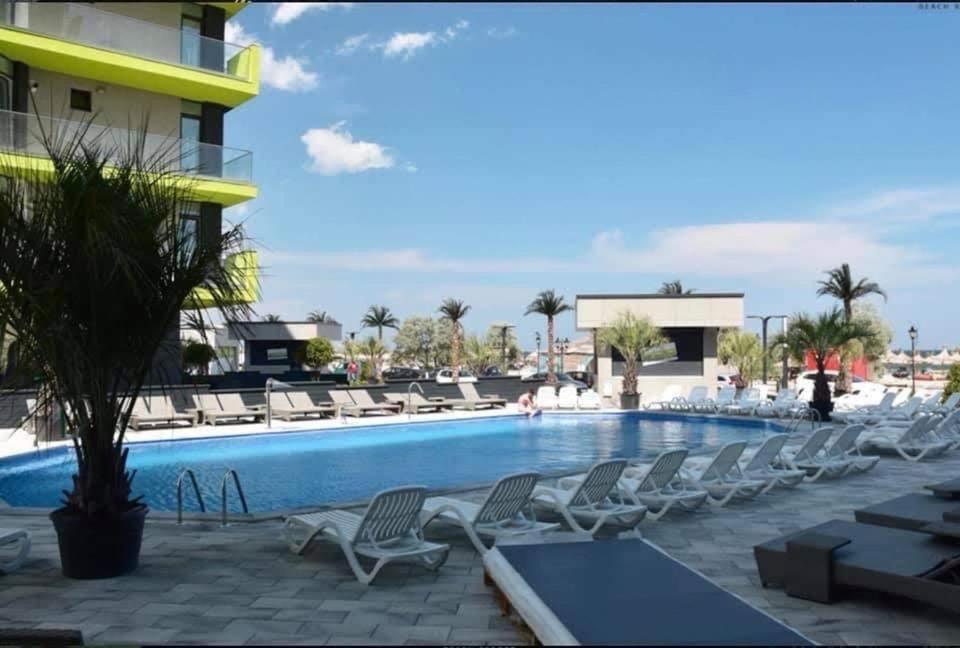 Alezzi Sunwaves Apartman Năvodari Kültér fotó