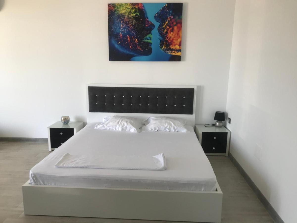 Alezzi Sunwaves Apartman Năvodari Kültér fotó